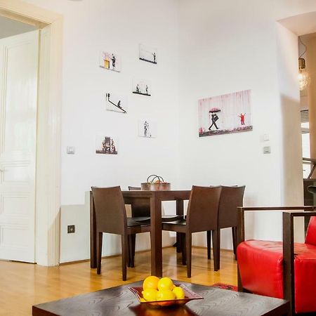 Rudjer Apartment, City Center, 2Br, Spacious ザグレブ エクステリア 写真