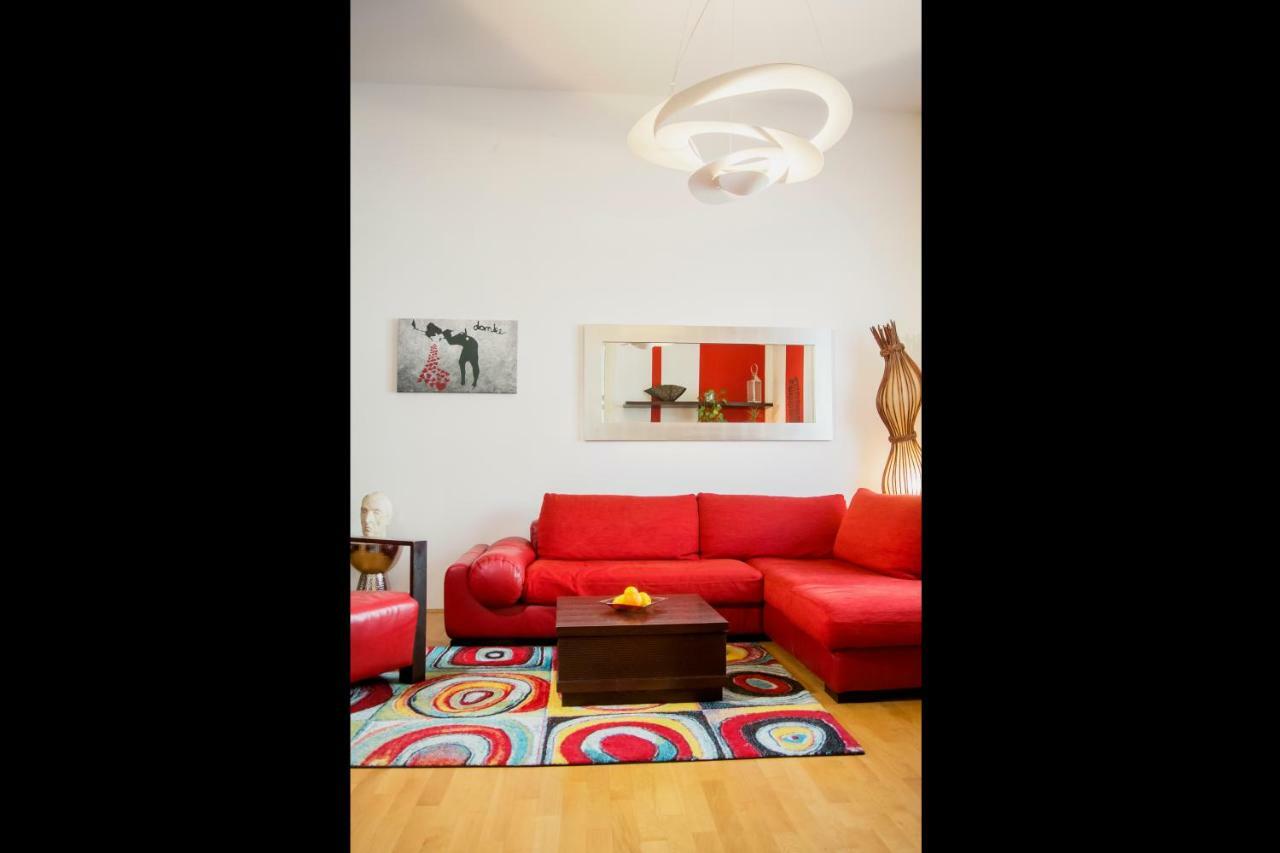 Rudjer Apartment, City Center, 2Br, Spacious ザグレブ エクステリア 写真