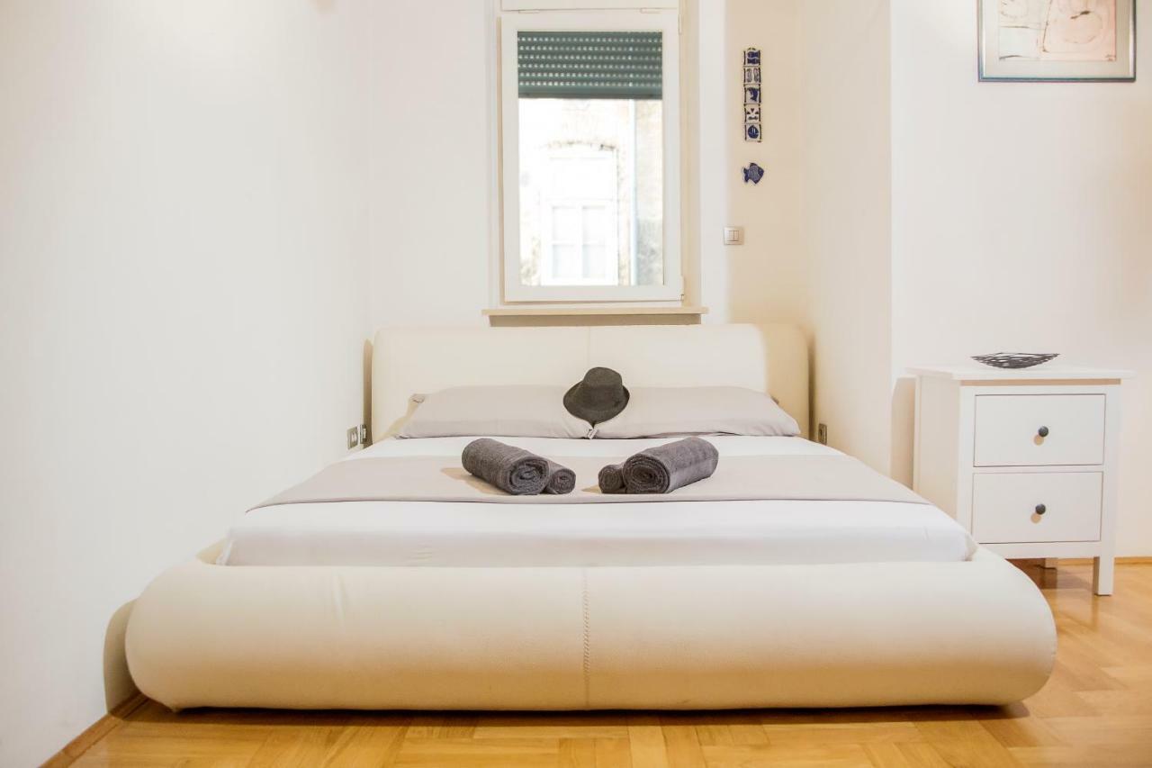 Rudjer Apartment, City Center, 2Br, Spacious ザグレブ エクステリア 写真